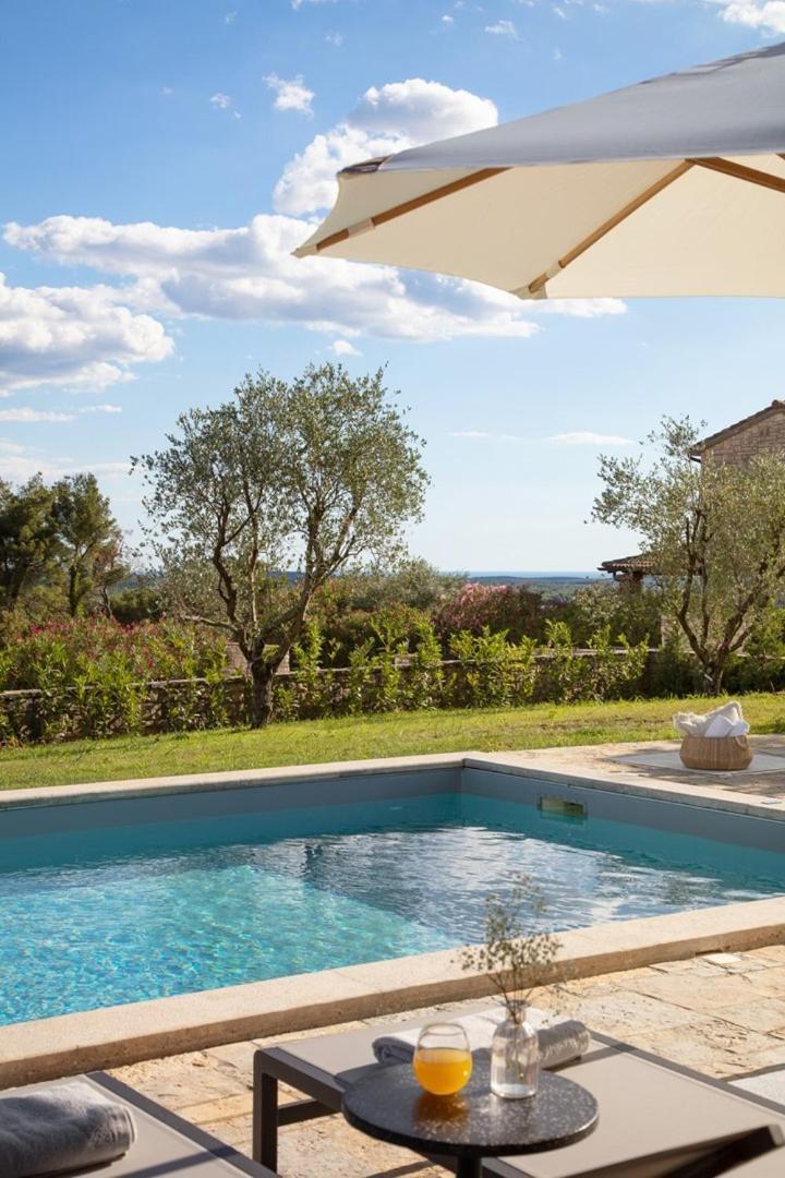 Rustic Villa Rubus & Sylbum With A Pool Sveti Lovreč Pazenatički Exterior foto