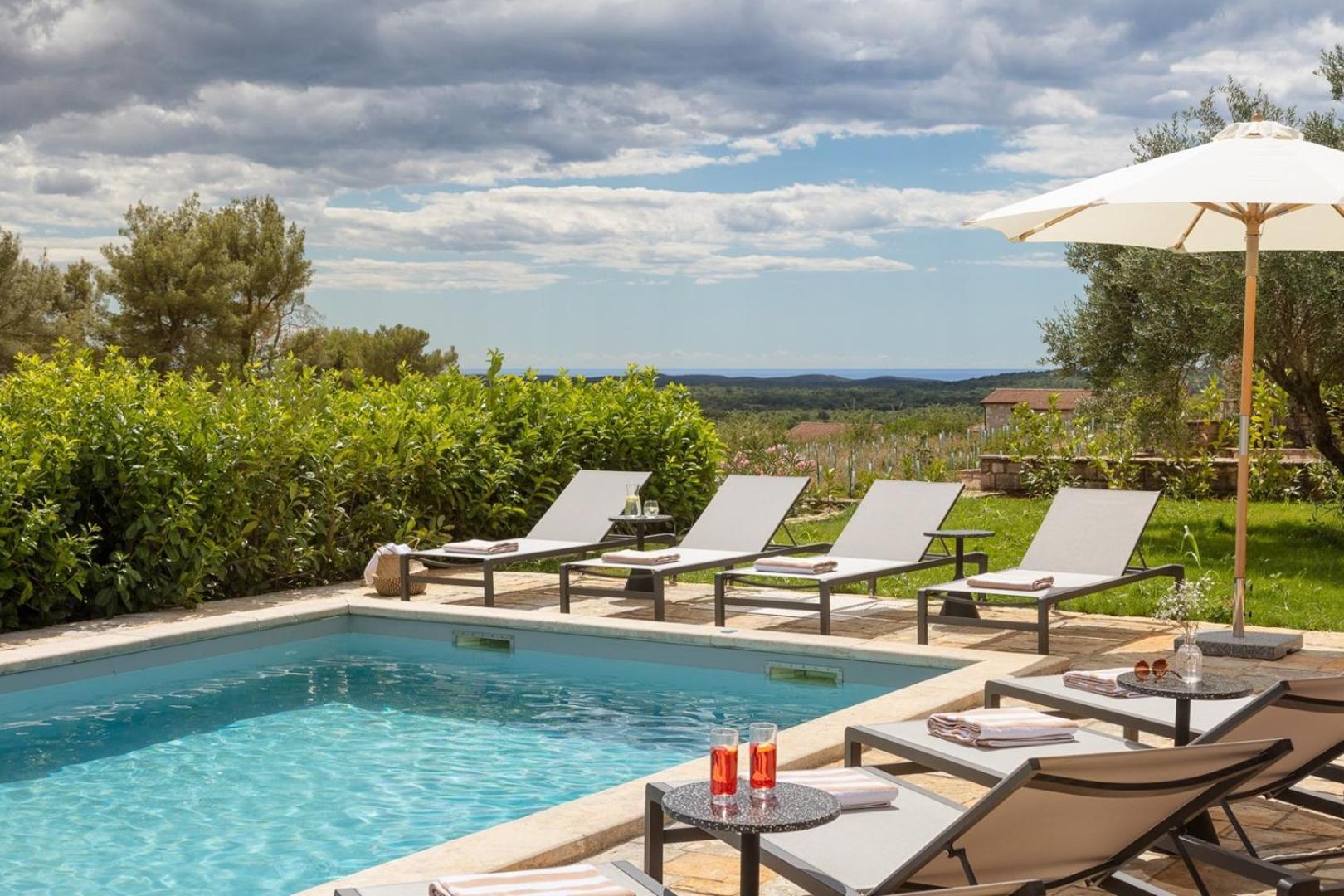 Rustic Villa Rubus & Sylbum With A Pool Sveti Lovreč Pazenatički Exterior foto